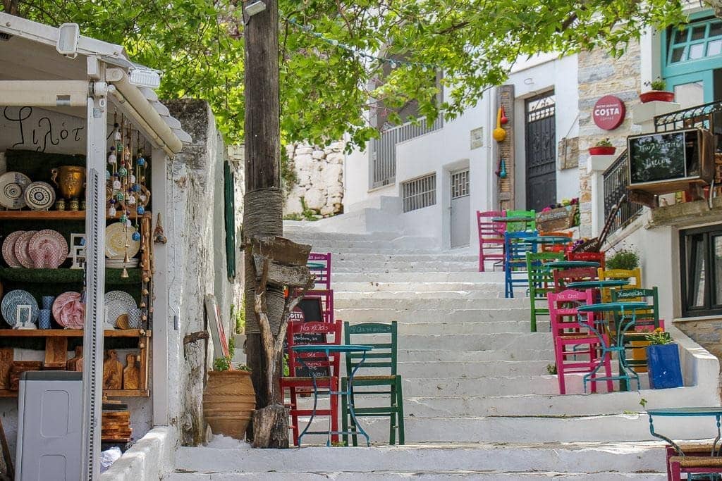 Ancient paths connecting traditional villages in the Cyclades
